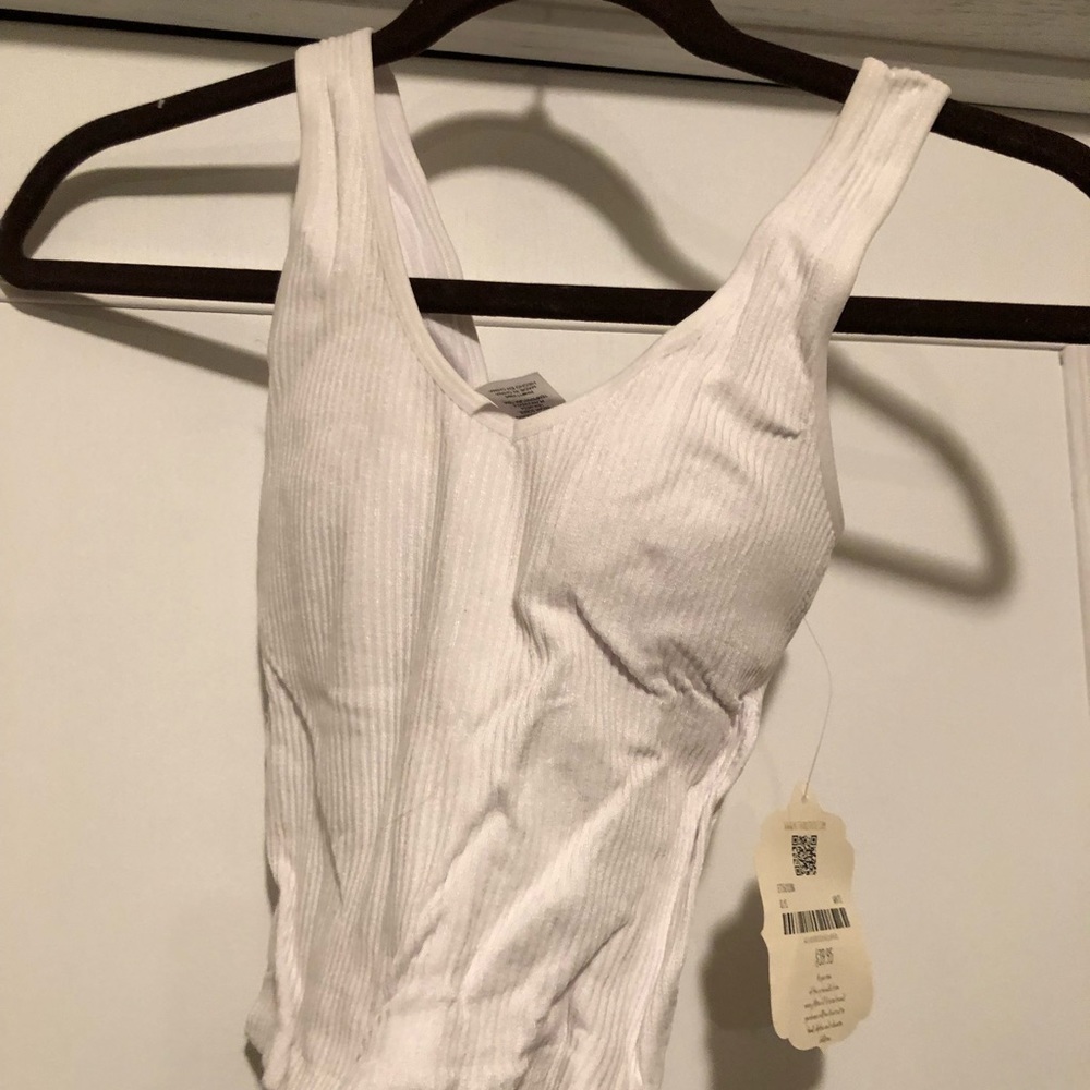 White padded crop tank